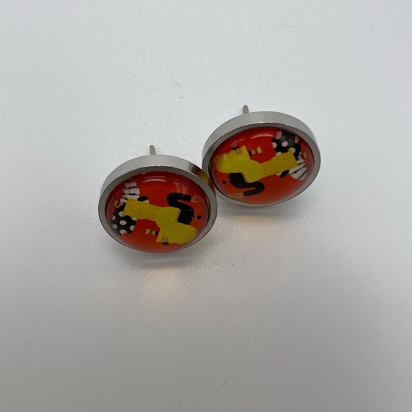 Classic Edgy Round Stud Earrings - Stylish Small Retro Stud Earrings Set of Two - Picture 4 of 14